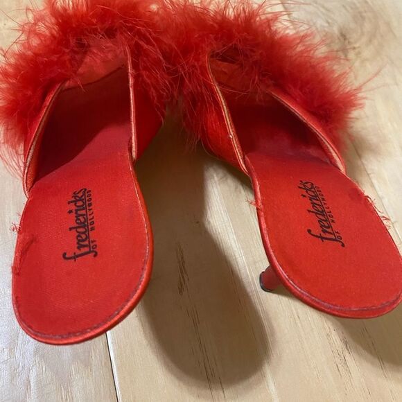 Fredericks of Hollywood red maribou boudoir kitten toe heel.Size 6. True vintage - Picture 2 of 11